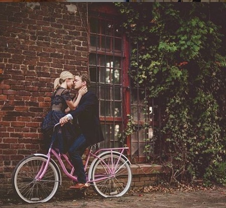 Freddie and Johanna sharing the love