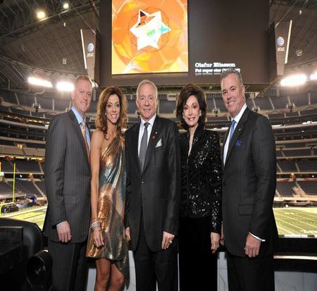 Jerry Jones and Eugenia Jones with their three children
