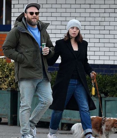 Seth and lauren caught of while jogging