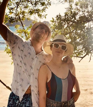 Seth and Lauren holdiay vibes