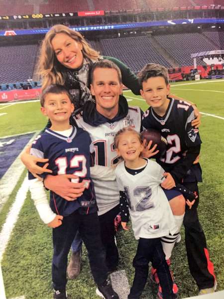 Gisele Bundchen and her husband, Tom Brady with their children
