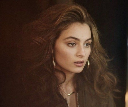 Fact About Lily Sastry, Rowan Atkinson Daughter