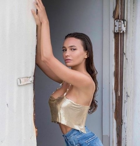 Natalie Golba currently lives a single life.