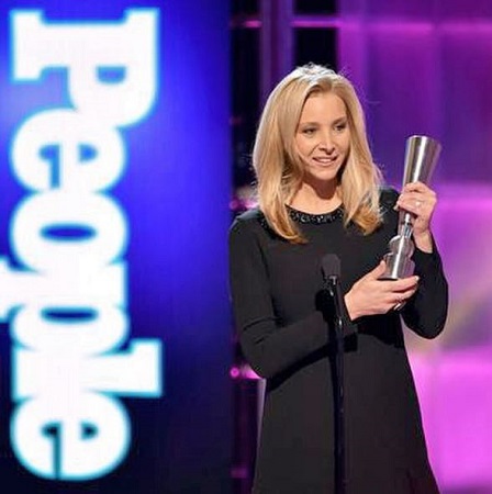 Lisa Kudrow at the award show