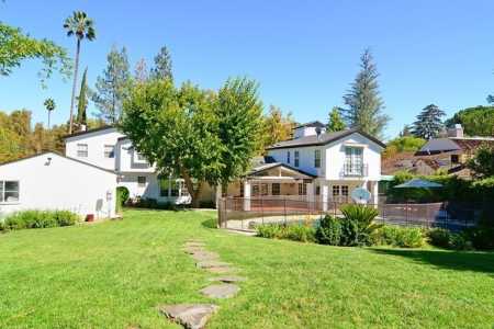 Braylon Howard's father, Dwight Howard bought a house in Tarzana, Los Angeles, CA