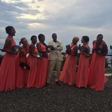 Oman Abdul Ali with the bridemaids