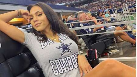 Ezekiel Elliott was involved in a long-term relationship with Halle Woodard