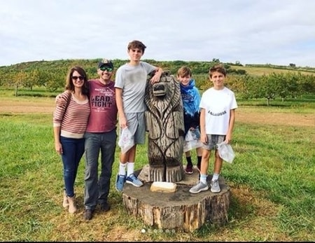 Maria and Mariusz going out with for the family time for apple picking