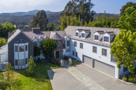 Tom Hanks and Rita Wilson's House in Palisades. Tom Hanks Net Worth, Rita Wilson Net Worth