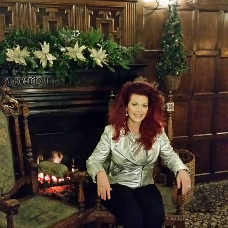 Cleo Roco in Film Gossip Gal