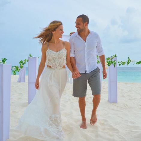 Amanda Byram and her husband, Julian Okines