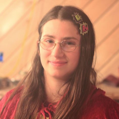 Snowbird Brown looks more beautiful on spectacle