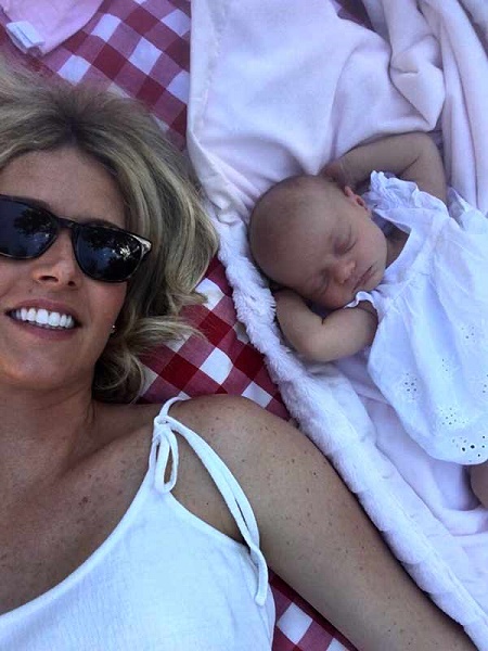 Sunlen Serfaty with her baby daughter 