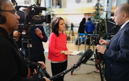 Nina Warhurst, BBC political editor and journalist, Know about her married, husband, kids