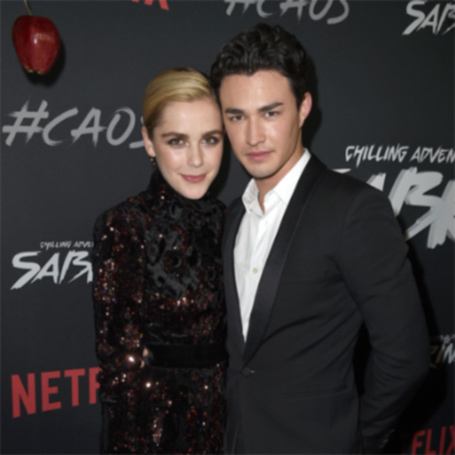 Snap: Kiernan Shipka and Gavin Leatherwood, actors of the series Chilling Adventure of Sabrina