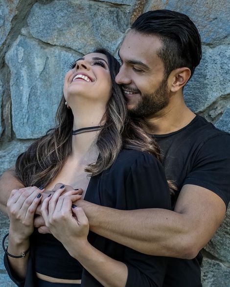 Caitlin Dechelle wished Happy Valentine Day  her soulmate, Daniel Munevar through Instgram on 14th February