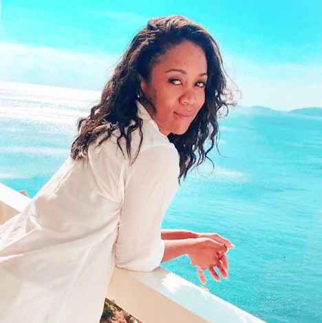 Christie Ileto enjoying her holiday by the beach side