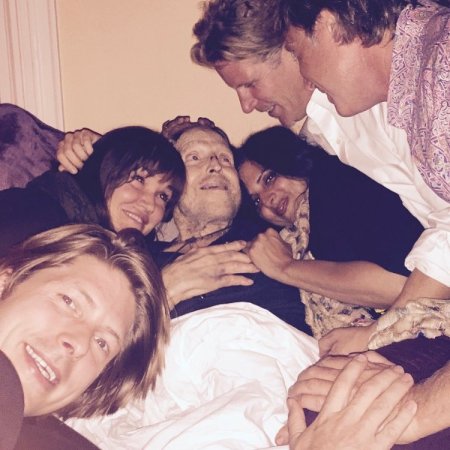 Amaryllis Fox is spending quality time with her father along with her siblings