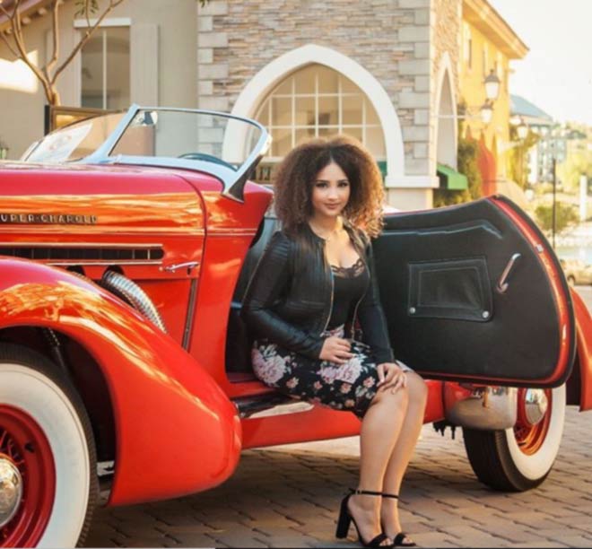  The traffic anchor Demetria Obior and her sky-high car.
