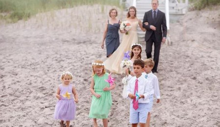 Image: Anna Hoffman with her parents at the wedding day, Source: Kyo Morishima photography