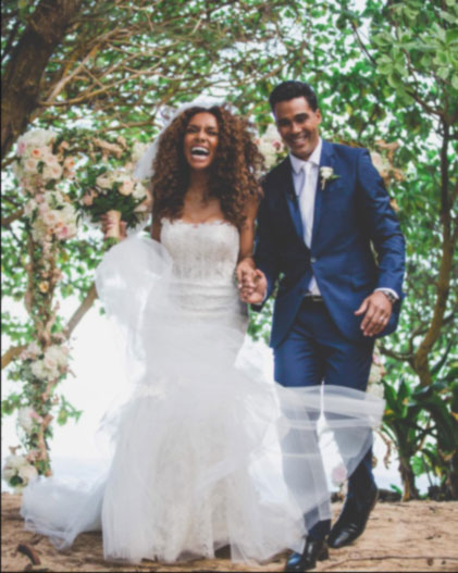 Snap: Janet and Aaron on their weeding day