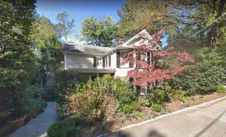 Alan Greenspan and his wife, Andrea Mitchell's house located in Washington, D.C.