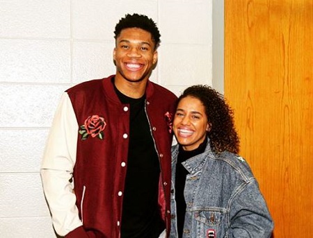 The basketball player Giannis Antetokounmpo is dating her girlfriend Mariah Riddlesprigger. 