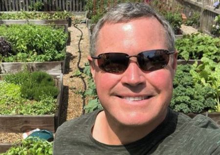 Jeff Corwin's net worth as of 2020 is $3.5 million.