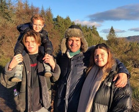  Dougray Scott with his kids Milo Thomas Scott, Eden, and Gabriel Travis Scott.