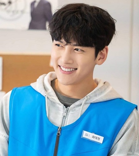 Ji Chang Wook Claims That He Is Dating Secretly