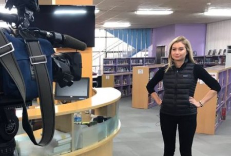 CNN's correspondent, Alexandra Field's net worth is $500,000.