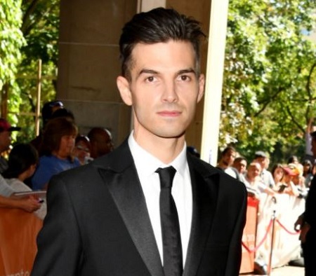 The Australian actress Phoebe Tonkin is dating the Phantom Planet's lead vocalist Alex Greenwald.