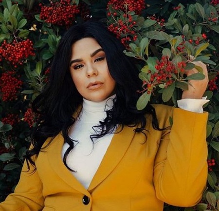 he American actress Jessica Marie Garcia is better known for her role in the series On My Block, and Liv and Maddie.