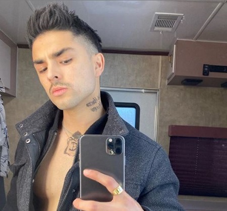 Diego Tinoco has a net worth of around $500 thousand.