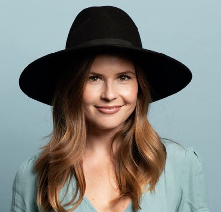 The Canadian actress Caroline Palmer is known for her lead role as Hannah in the 2014 film The Drownsman.