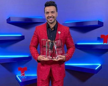 The Spanish model Agueda Lopez is the wife of a popular singer, songwriter, Luis Fonsi.