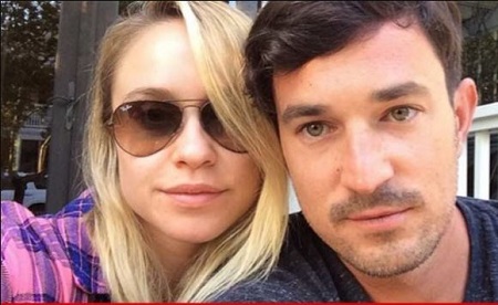 Becca Tobin previously dated an entrepreneur Matt Bendik until his death on July 10, 2014.