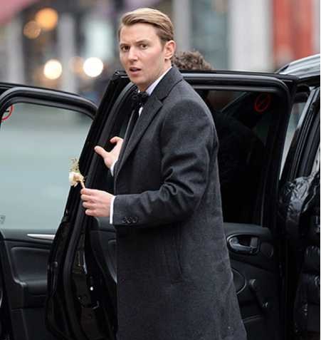 Alex Cowper-Smith Is Living a Single Life 