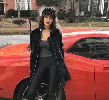 The American fashion model Amanda Harvey has a net worth of around $1 million.