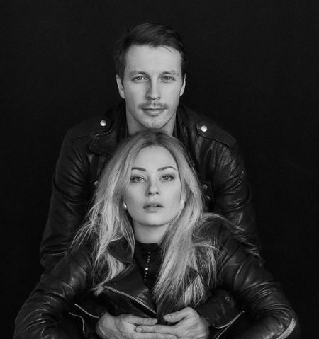  Irina Tarannik is in a romantic relationship with actor Denis Vasilev.