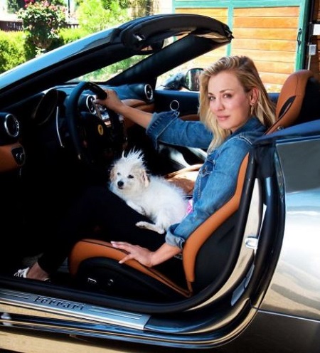  Kaley Cuoco has a net worth of around $100 million.