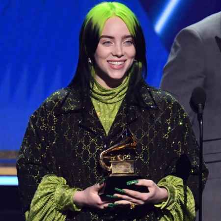 Billie Eilish became the new artist of the year of 2020 Grammy Awards