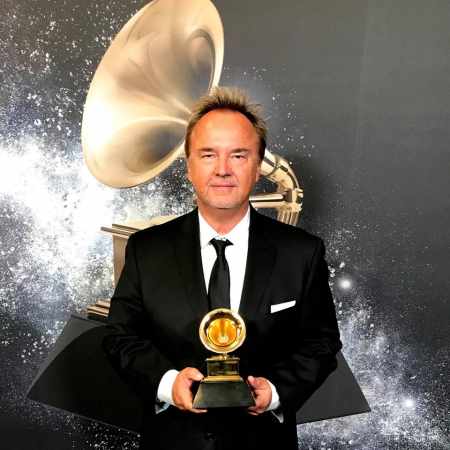 Peter Kater listed his album at the Best New Age Album