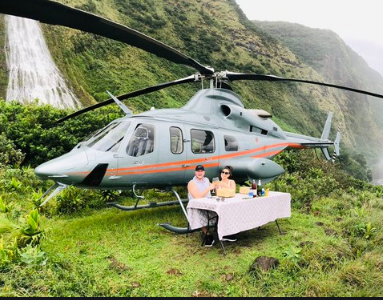  Pat Mcafee With His Girlfriend Samantha Ludy