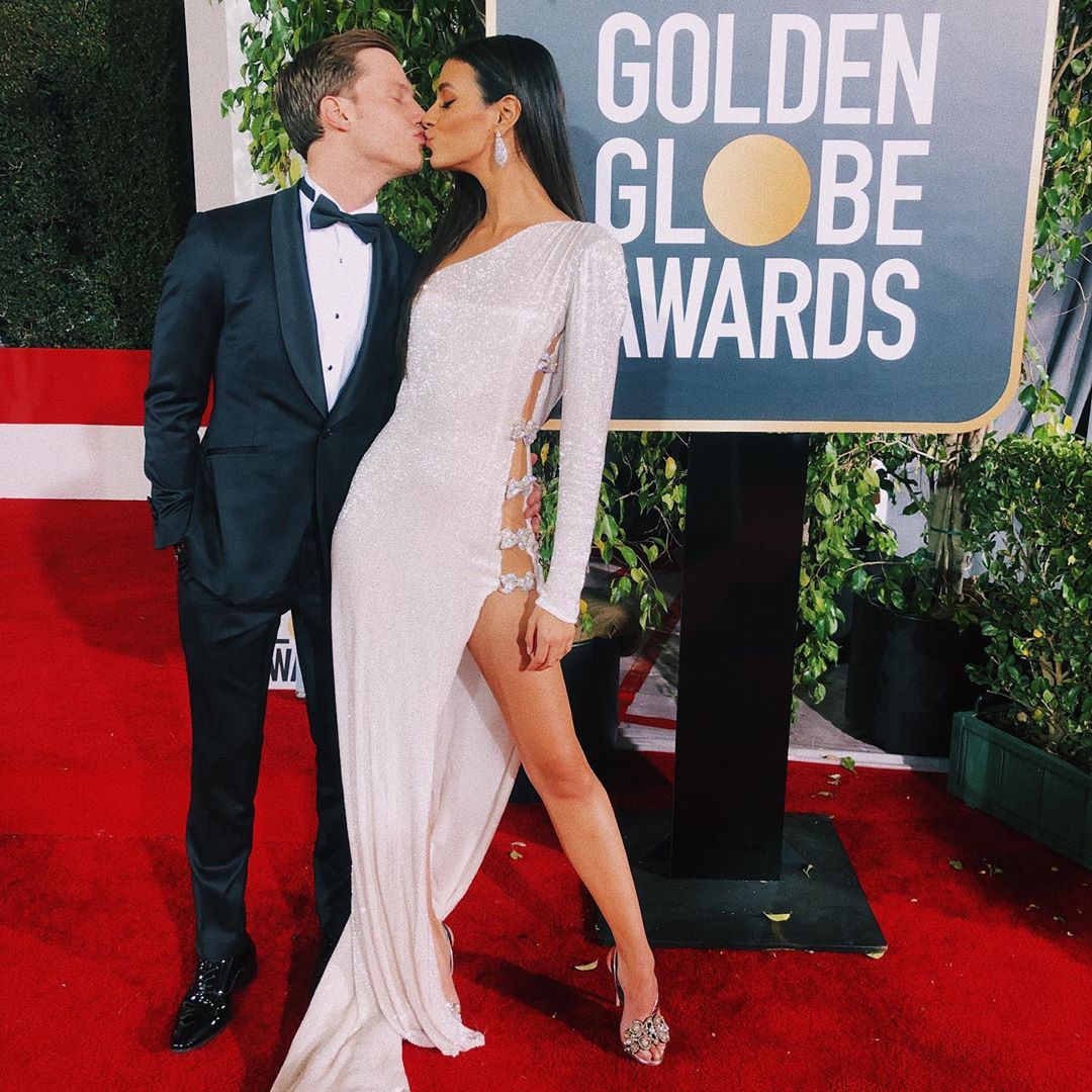 Laysla kissing her long-time boyfriend, Jonathan