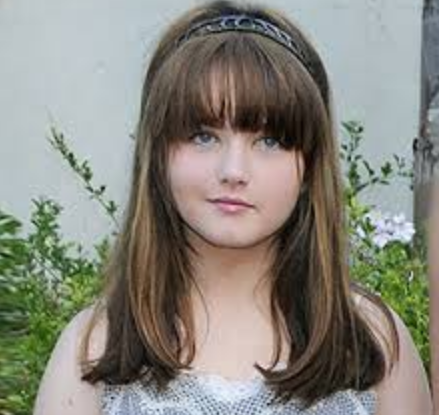 Wlking on Red Carpet For movie The Namazu, Noha Lee Ritter