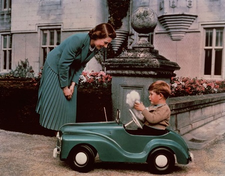 Prince Charles with mother queen, Queen Elizabeth II in The Crown