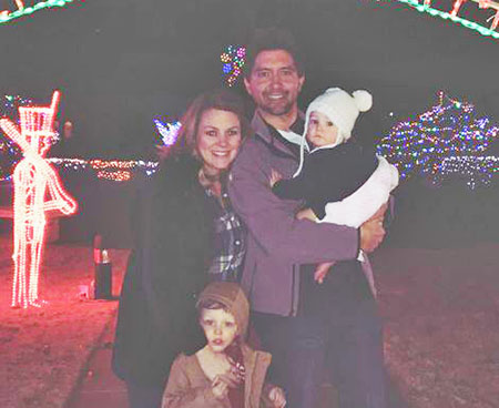 Lauren and her family celebrates 2016 Christmas