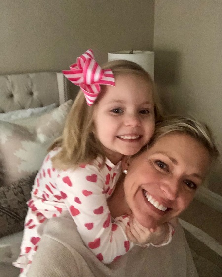 TV host, Ainsley and Football player, Will Proctor aising their daughter, Hayden, 4, even after the divorce