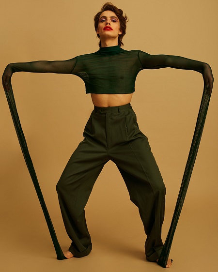 Chilean actor, Lucas Balmaceda  identifies as somehere in between both the feminine and the 'masculine sexuality